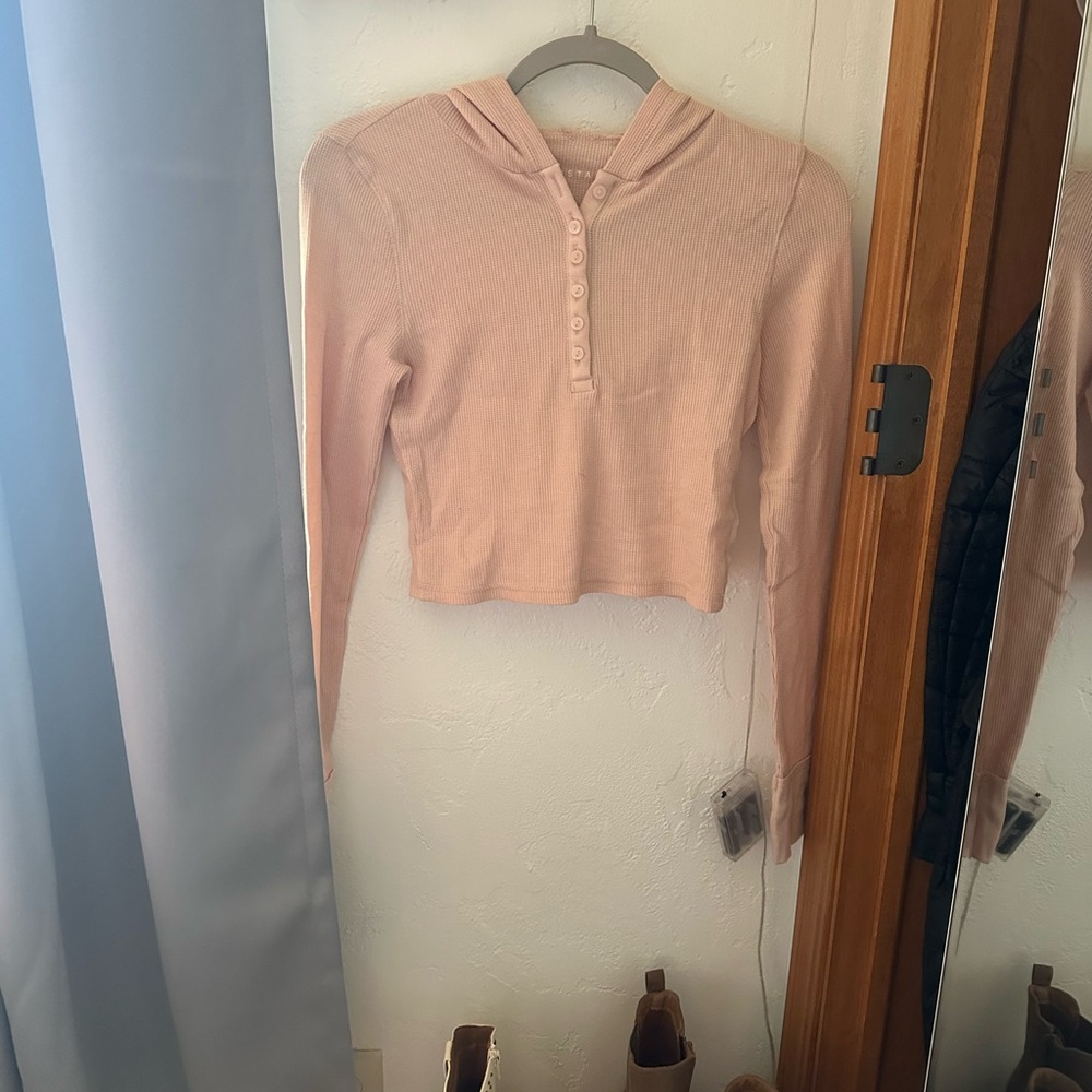 Aeropostale Pink Cropped Long Sleeve w/ Hood